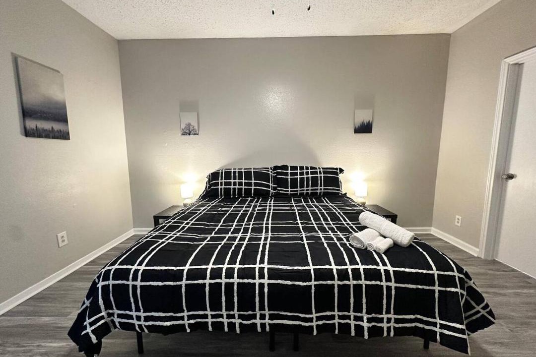 Photo of Bedroom in Nassau Bay