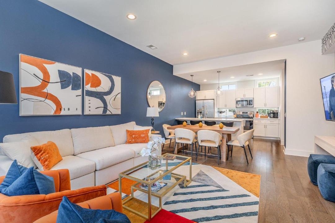 Photo of Livingroom in Historic Waverly