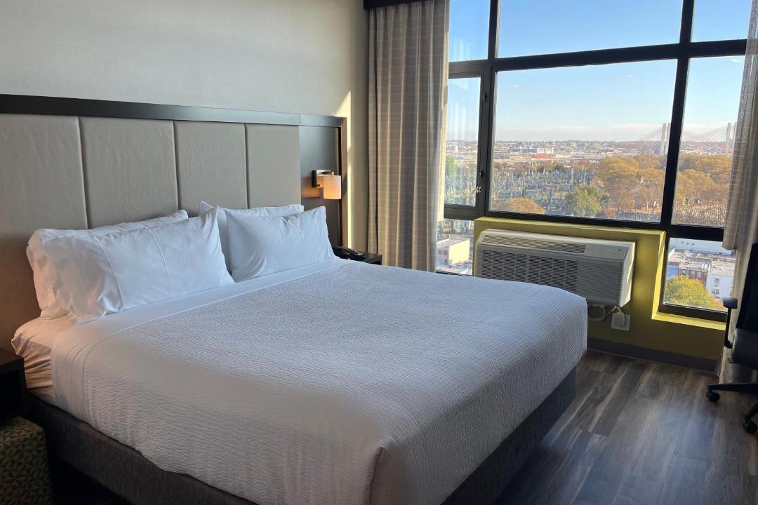 Photo of Bedroom in Hunters Point