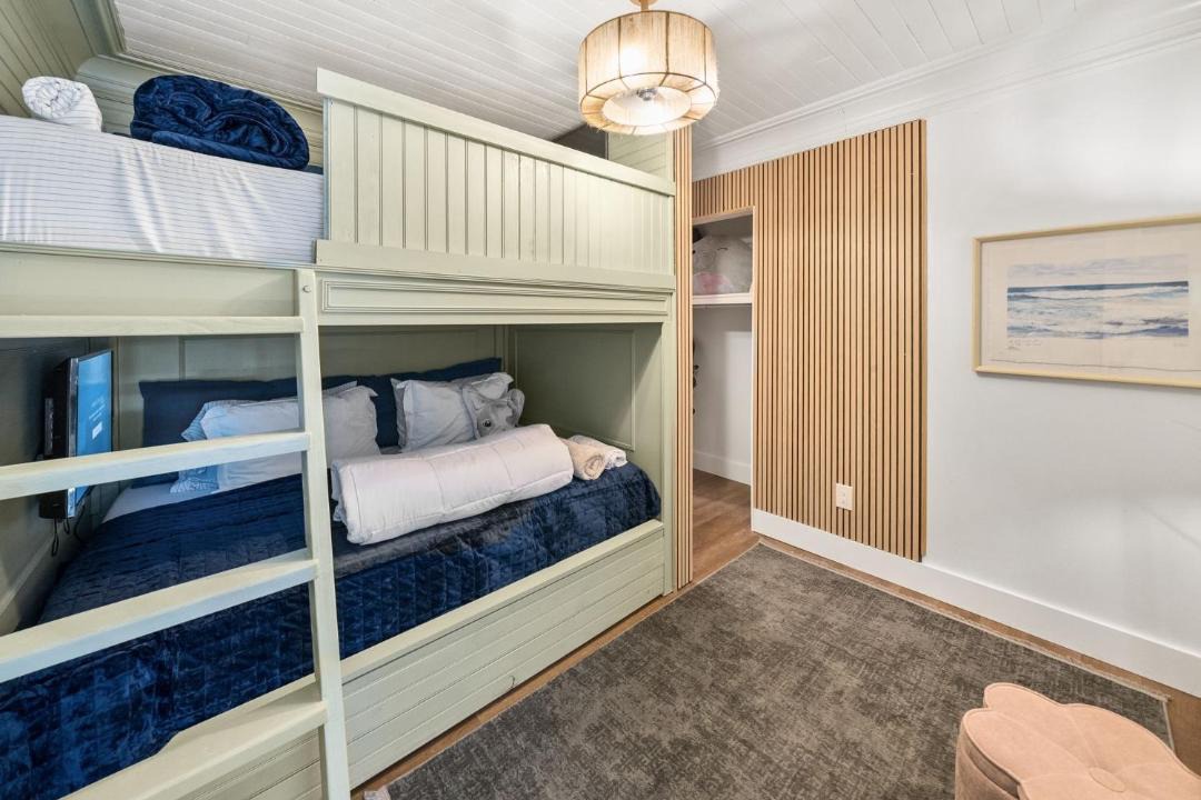 Photo of Bedroom in Kiska Beach