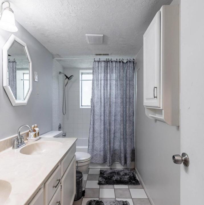 Photo of Bathroom in Sandy