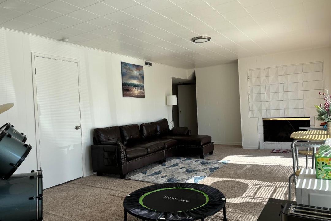 Photo of Livingroom in Education Hill