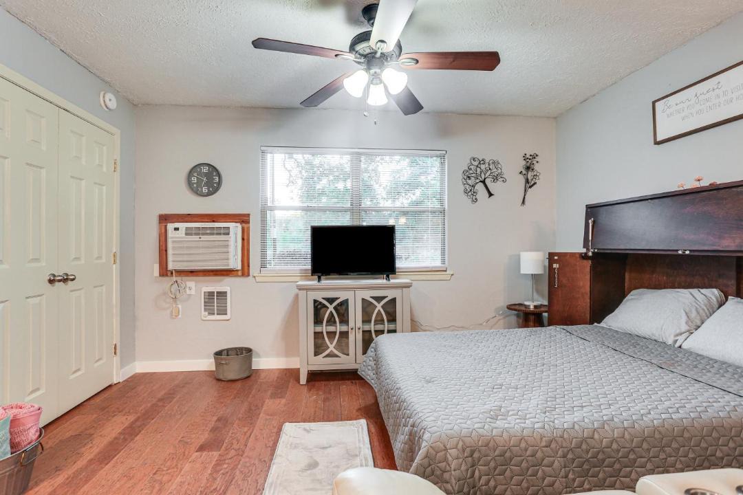 Photo of Bedroom in Valley View