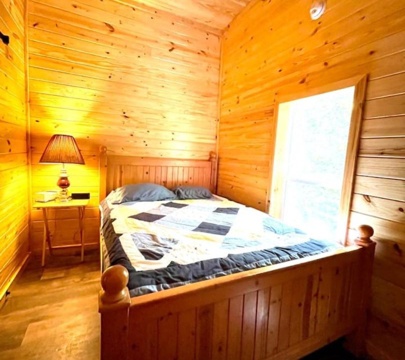 Photo of Bedroom in Sayner