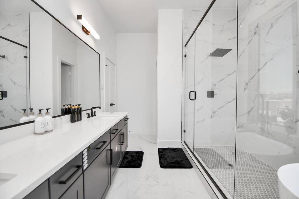 Photo of Bathroom in East Downtown Houston
