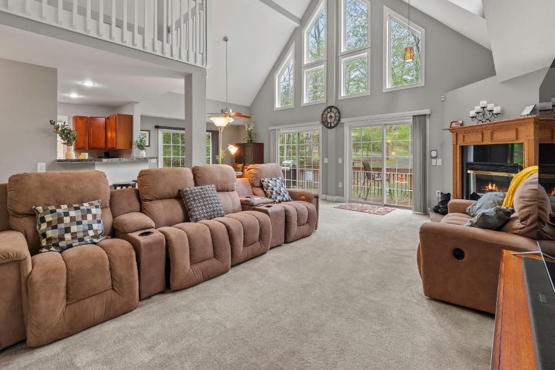 Photo of Livingroom in Lake Harmony Estates