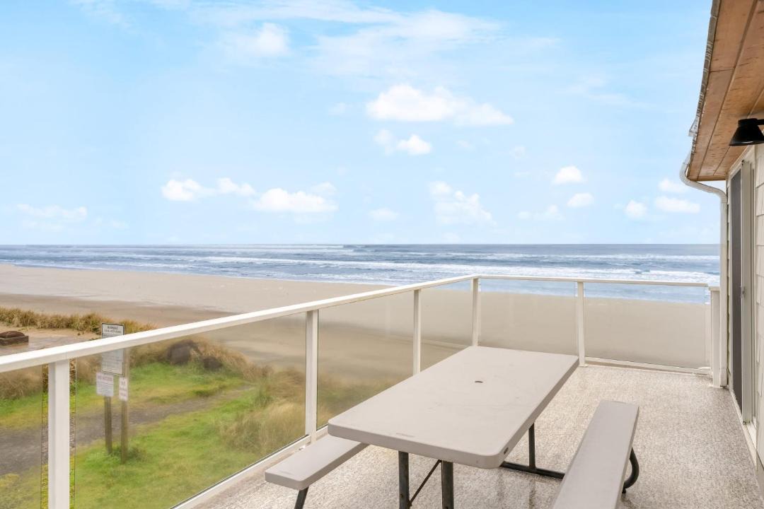 Photo of Patio Balcony in Rockaway Beach