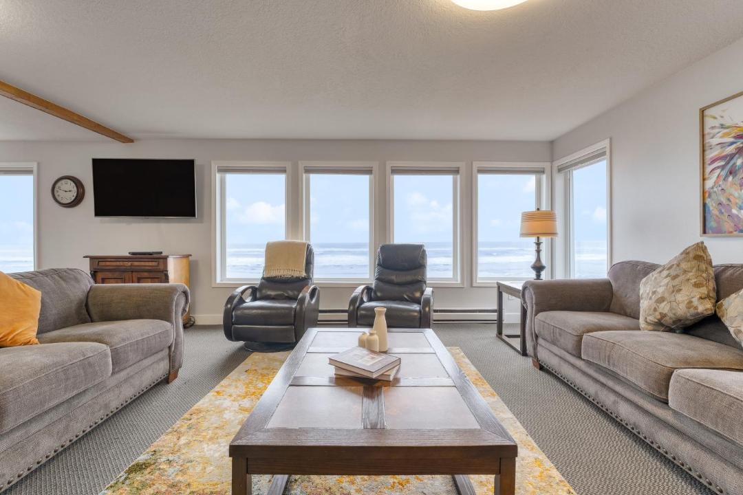 Photo of Livingroom in Rockaway Beach