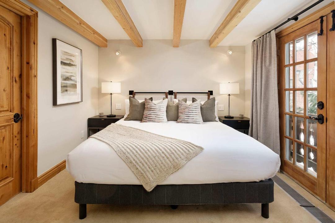 Photo of Bedroom in Downtown