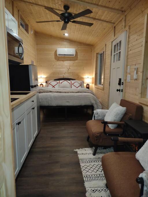 Photo of Bedroom in Ashley Oaks
