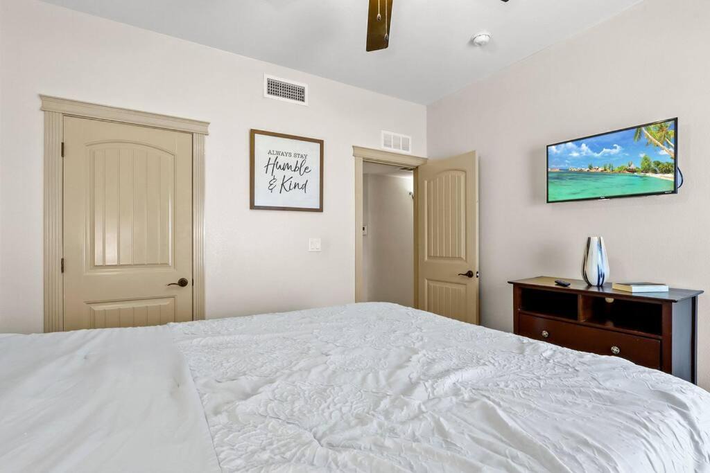 Photo of Bedroom in Biggs Field