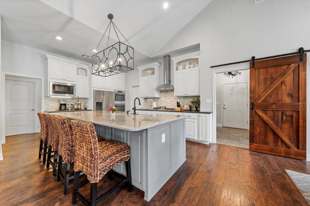 Photo of Kitchen in Lacy-Lakeview
