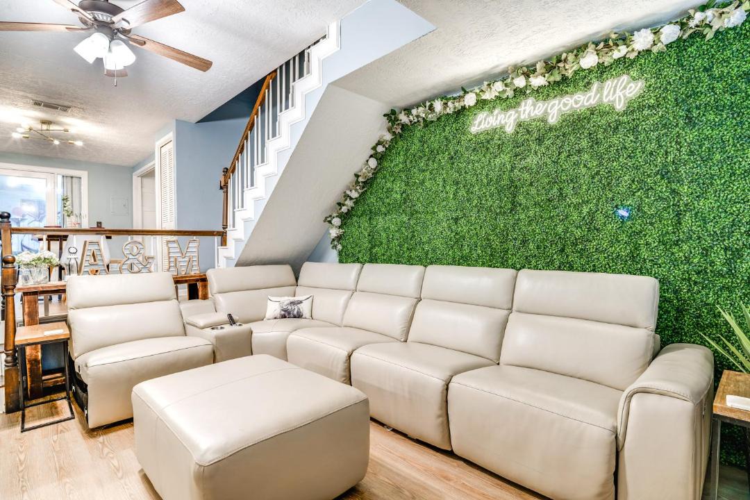 Photo of Livingroom in North Garden Acres