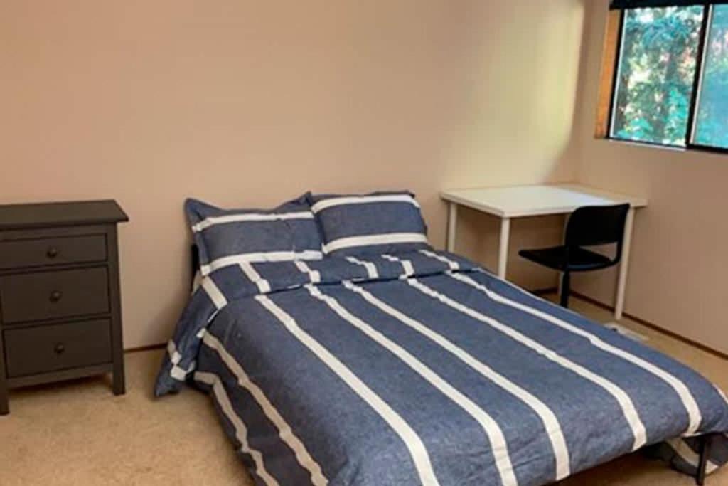 Photo of Bedroom in East Lake Hills