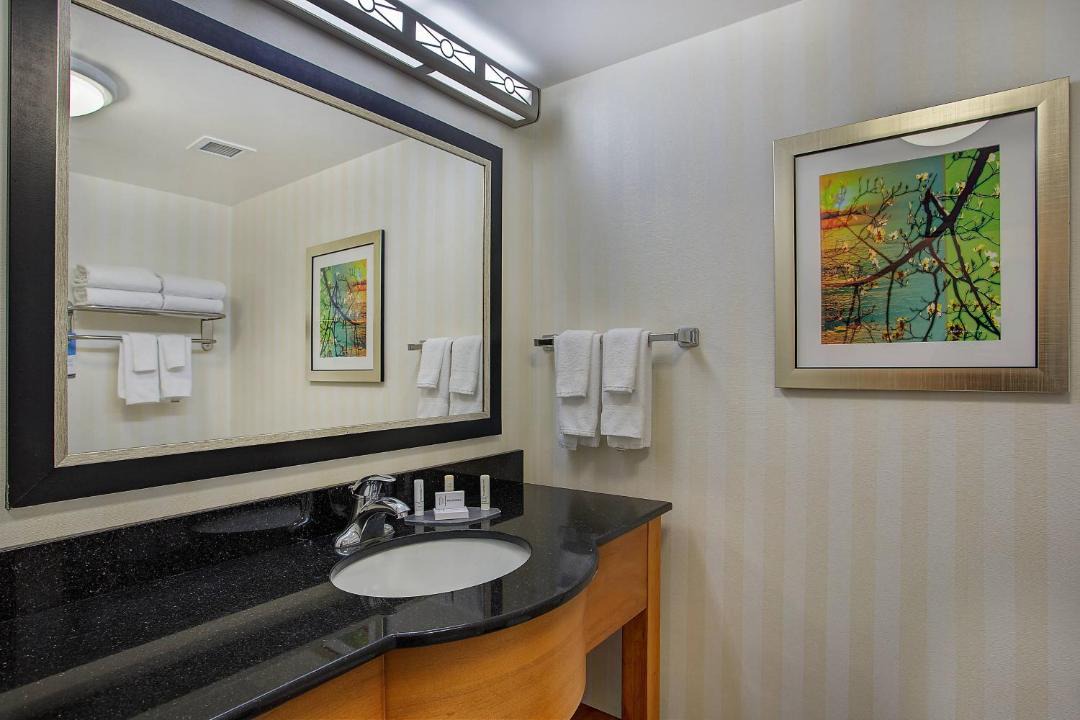 Photo of Bathroom in Kodak