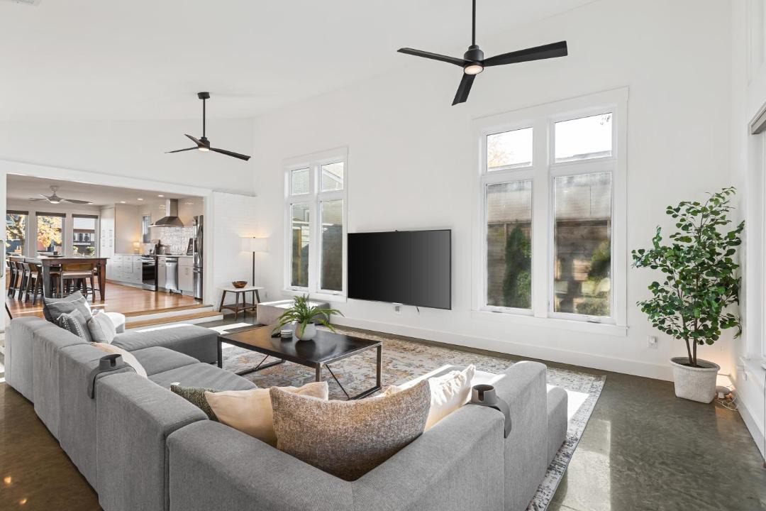 Photo of Livingroom in McFerrin Park