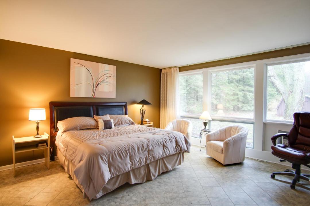 Photo of Bedroom in South Haven