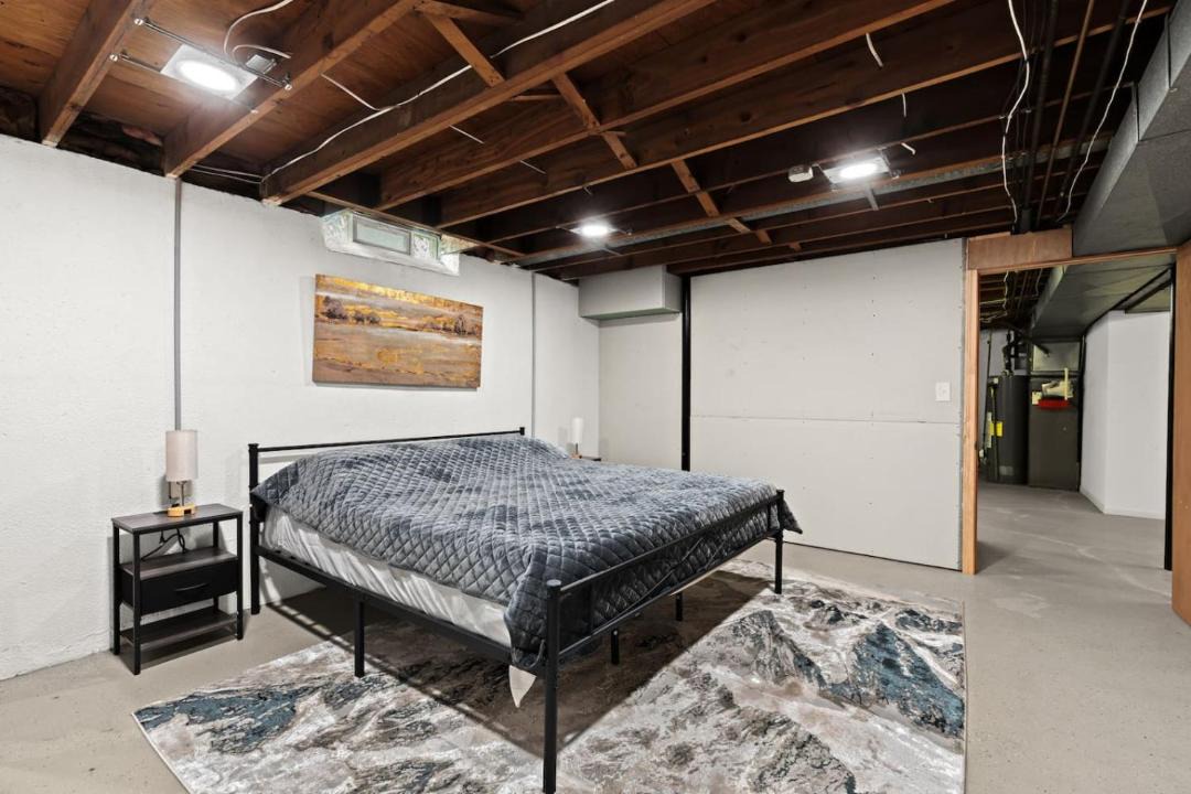 Photo of Bedroom in Dearborn Heights