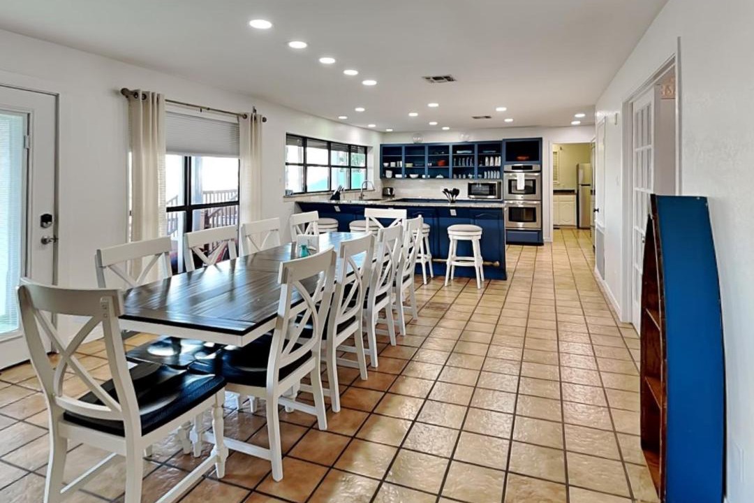 Photo of Kitchen in City-by-the Sea