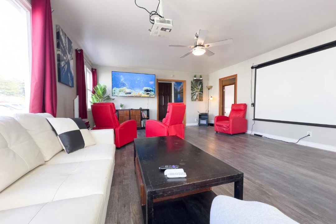 Photo of Livingroom in Eureka