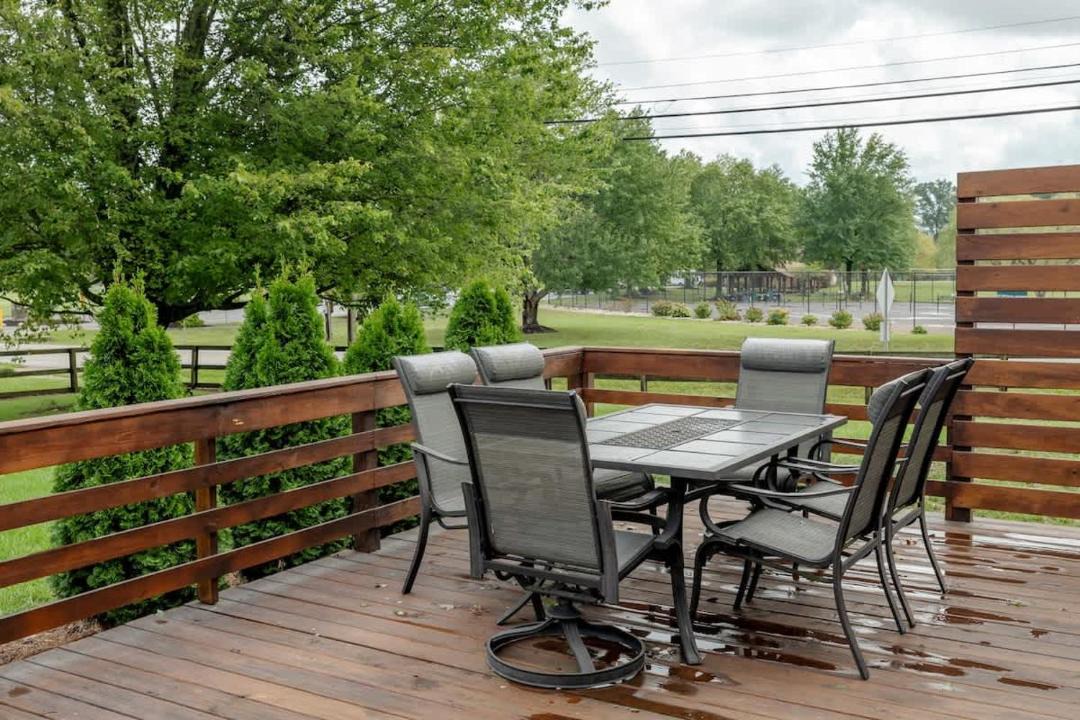 Photo of Patio Balcony in Roselawn Finance