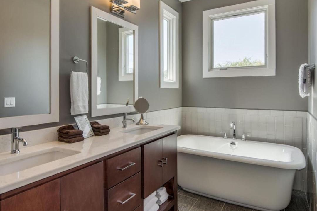 Photo of Bathroom in Edgehill