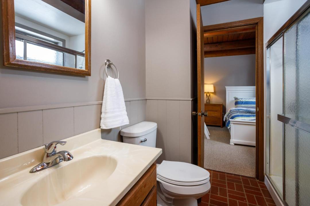 Photo of Bathroom in Idlewild