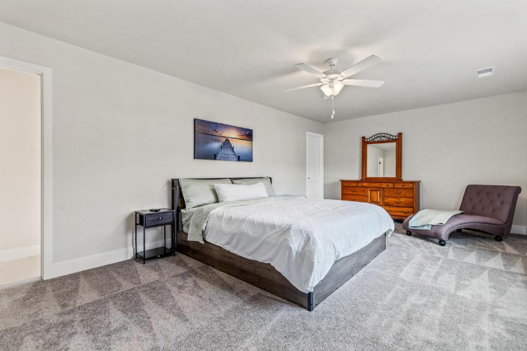 Photo of Bedroom in Edgewater