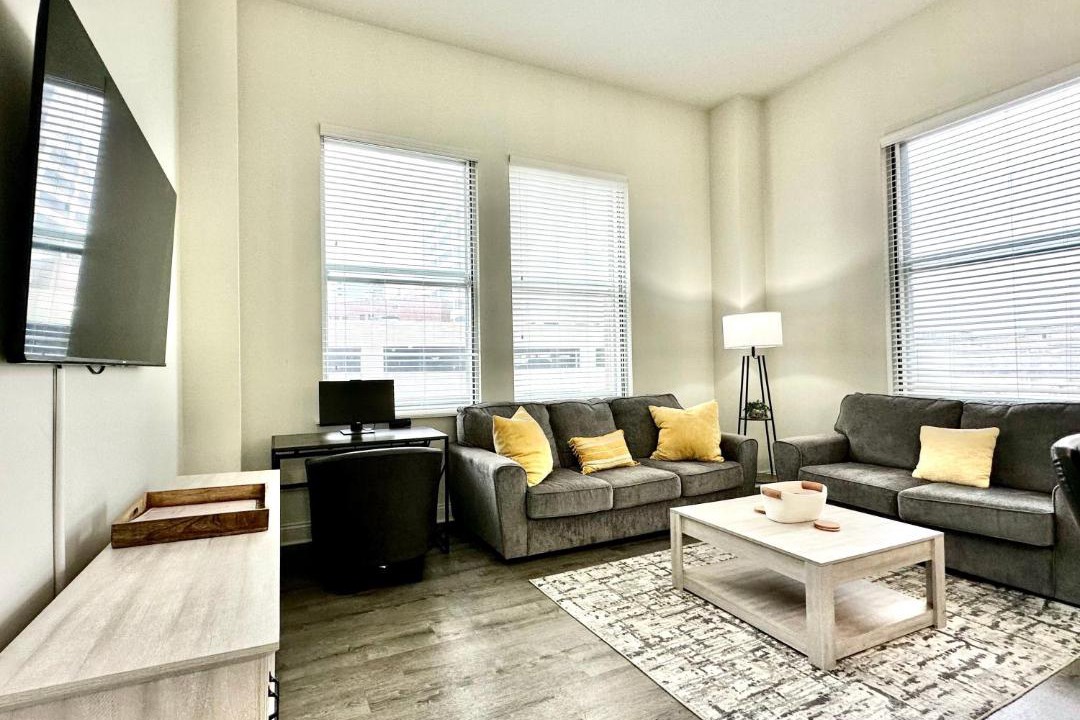 Photo of Livingroom in Mile Square