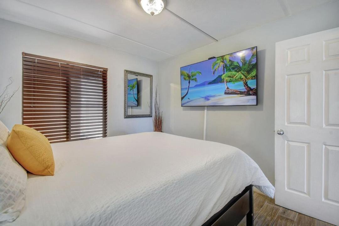 Photo of Bedroom in Crescent Beach