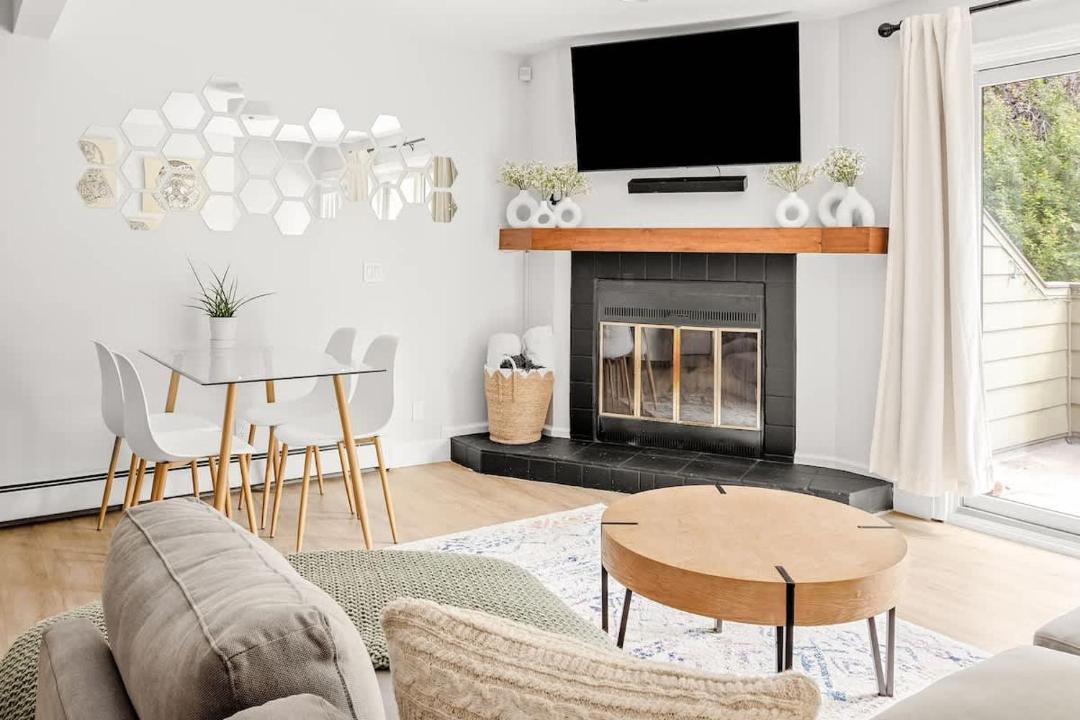 Photo of Livingroom in Winding Trail