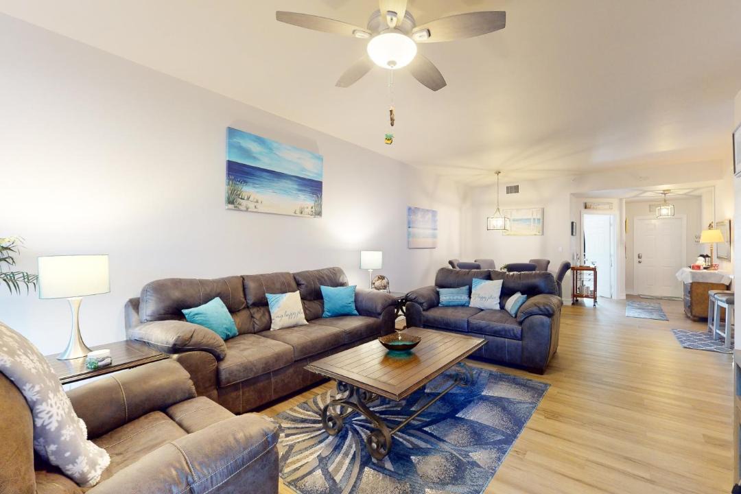 Photo of Livingroom in Vanderbilt Beach