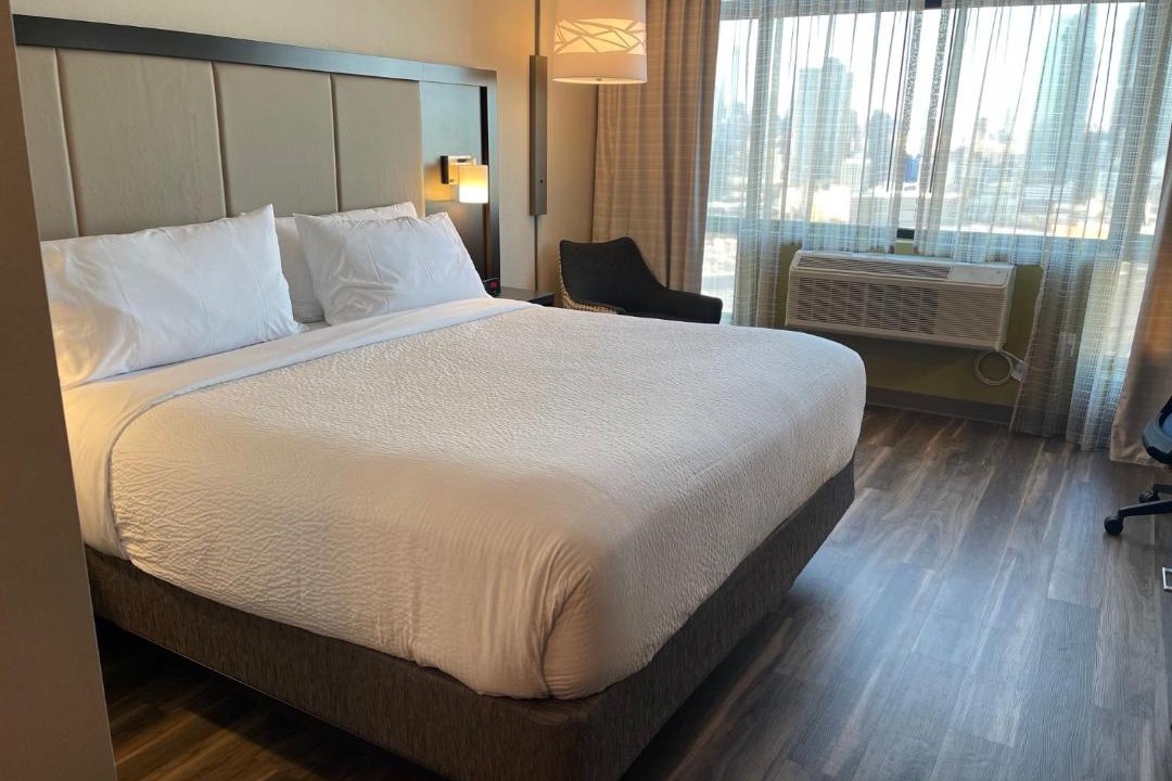 Photo of Bedroom in Hunters Point