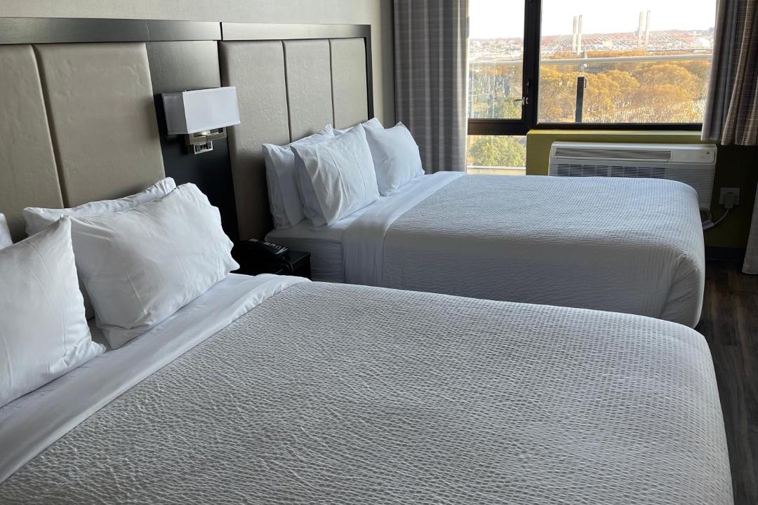 Photo of Bedroom in Hunters Point