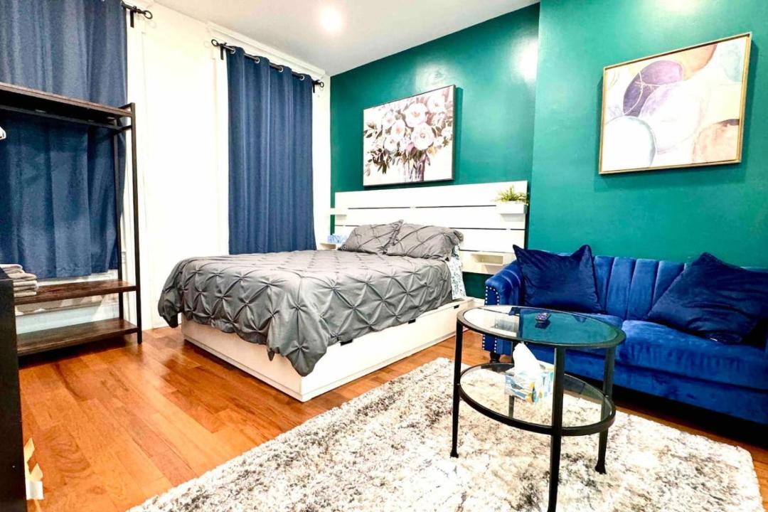 Photo of Bedroom in Graduate Hospital