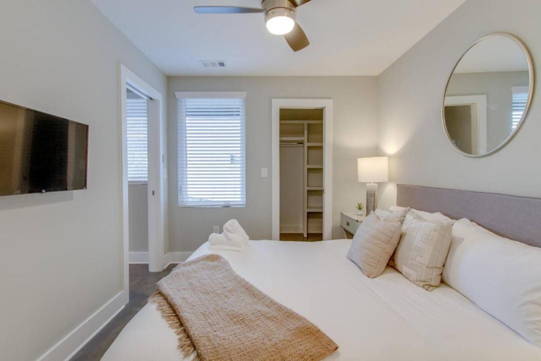 Photo of Bedroom in Hadley - Washington