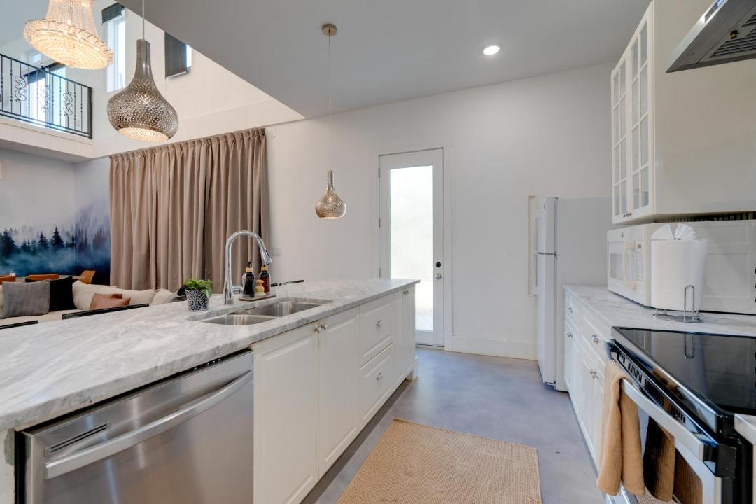 Photo of Kitchen in Hughes Park Lake