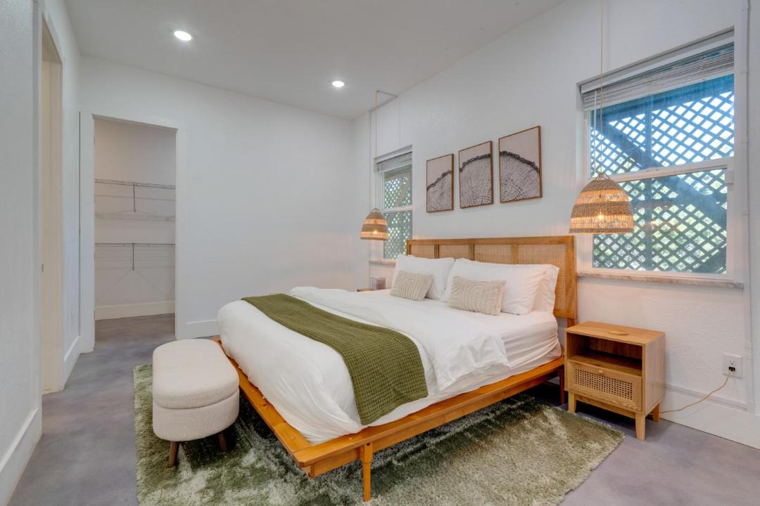 Photo of Bedroom in Hughes Park Lake