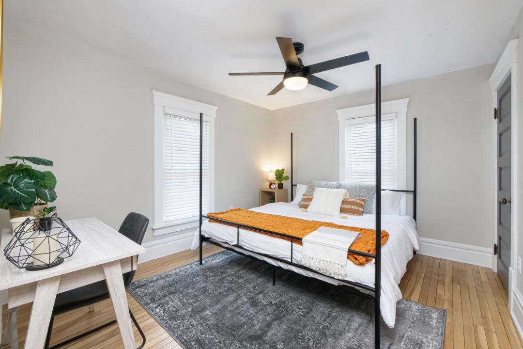 Photo of Bedroom in Highland Square