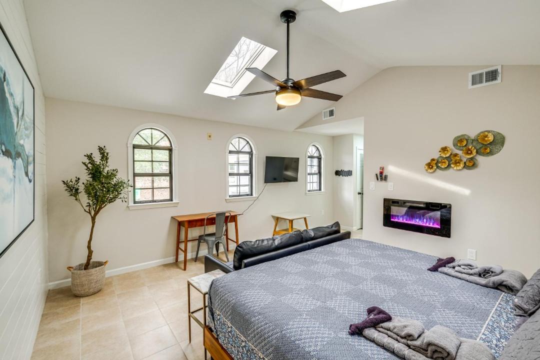 Photo of Bedroom in Oxon Hill