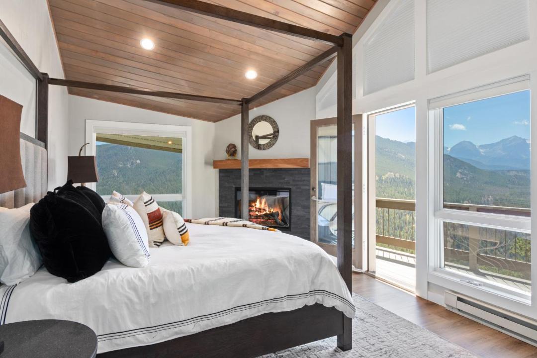 Photo of Bedroom in Windcliff Estates