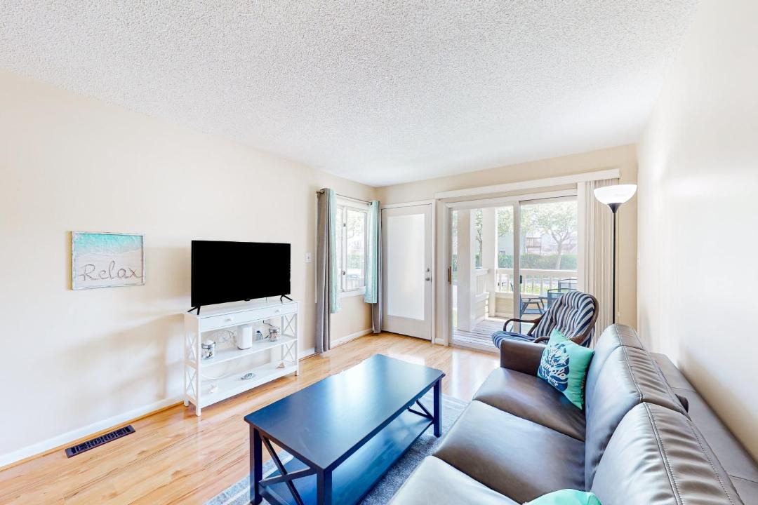 Photo of Livingroom in Heron Harbour Isle