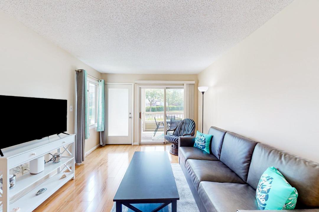 Photo of Livingroom in Heron Harbour Isle