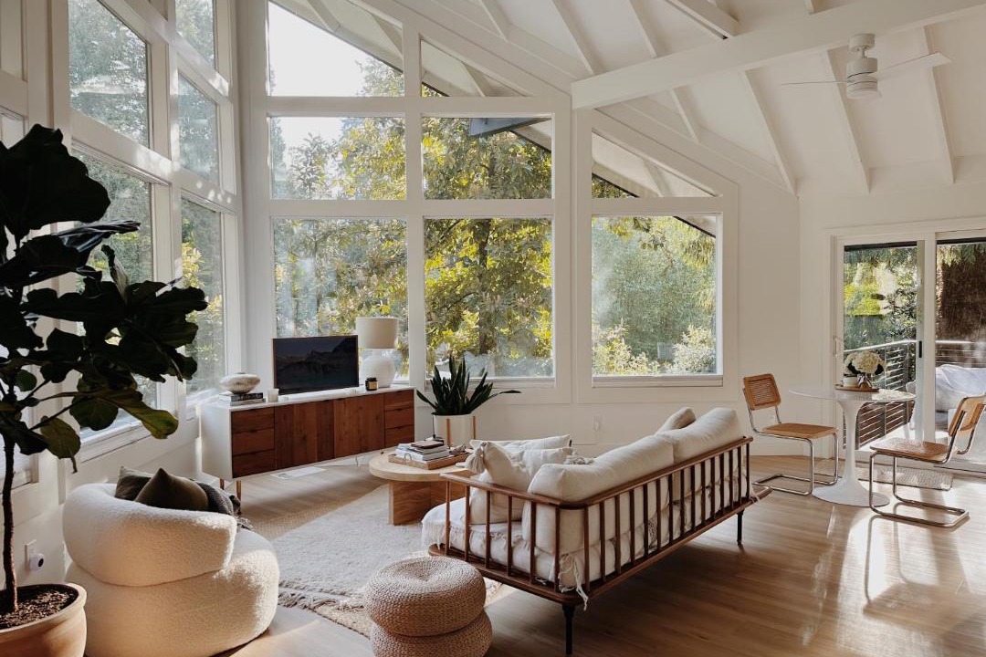 Photo of Livingroom in Alderwood Manor
