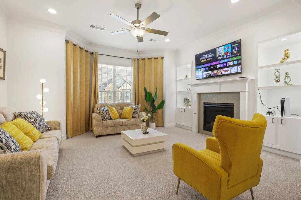 Photo of Livingroom in Lewisville