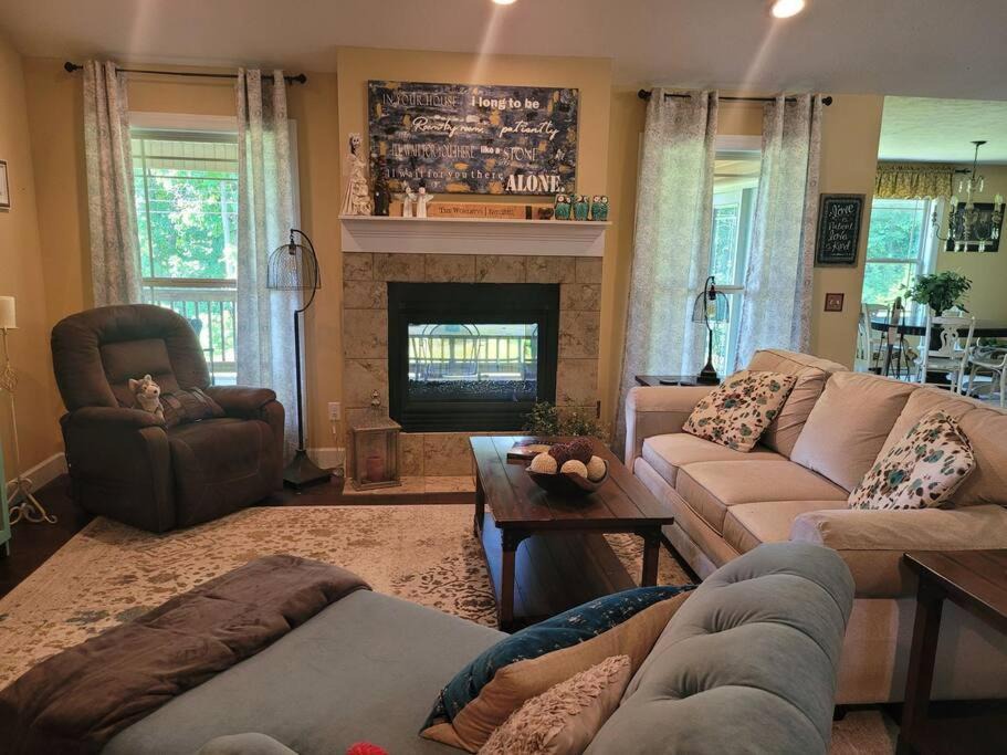 Photo of Livingroom in Cookeville