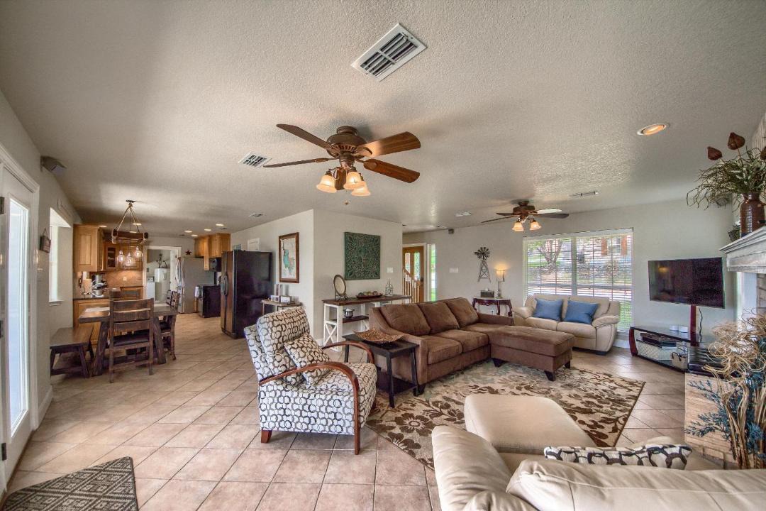 Photo of Livingroom in Canyon Lake