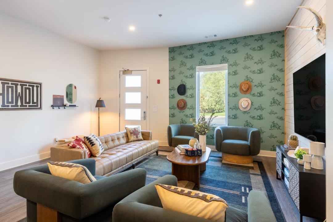 Photo of Livingroom in Five Points