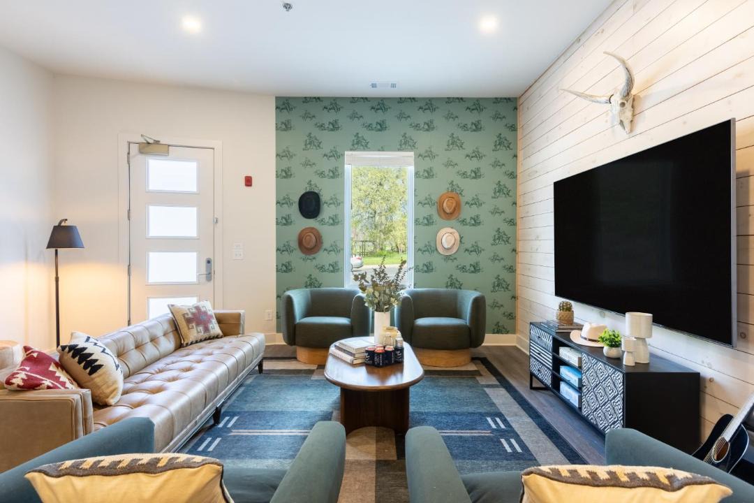 Photo of Livingroom in Five Points