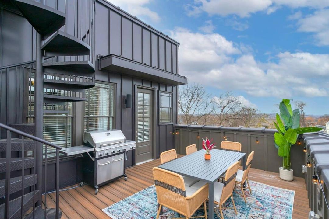 Photo of Patio Balcony in Hadley - Washington